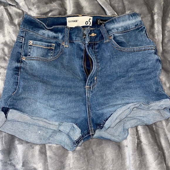 Garage Denim shorts. Size 05. - Picture 1 of 2